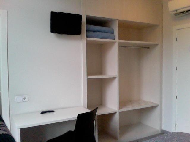 Estacio Del Nord Hotel Vic Room photo