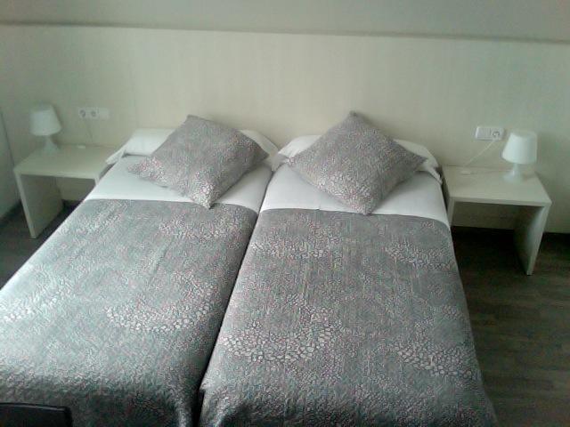 Estacio Del Nord Hotel Vic Room photo